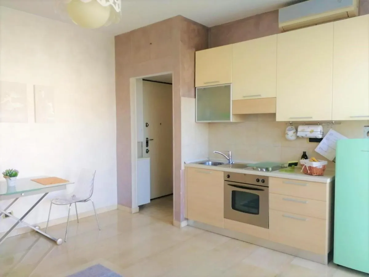 Gef House - Studio Apartment Bande Nere Milano 0*,